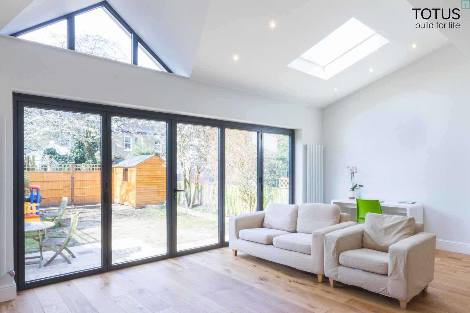 Extension in Sheen, SW14, TOTUS TOTUS Salas de estar modernas