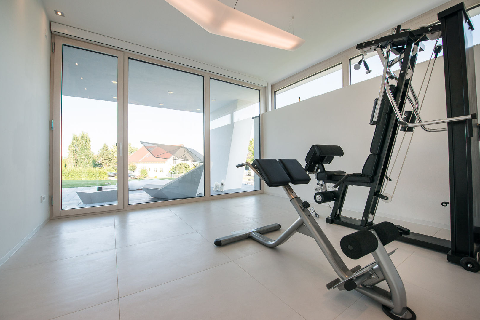 homify Modern gym