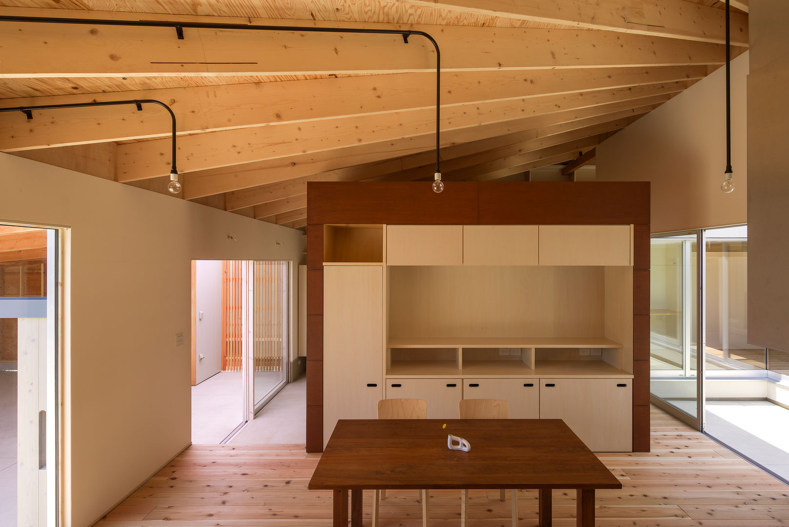 Hikitsuchi House, Studio Antena Studio Antena Eclectic style garage/shed Garages & sheds