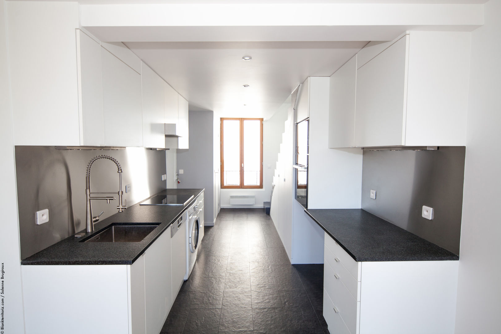 Duplex Lumineux, Solenne Brugiroux Architecte Solenne Brugiroux Architecte モダンな キッチン