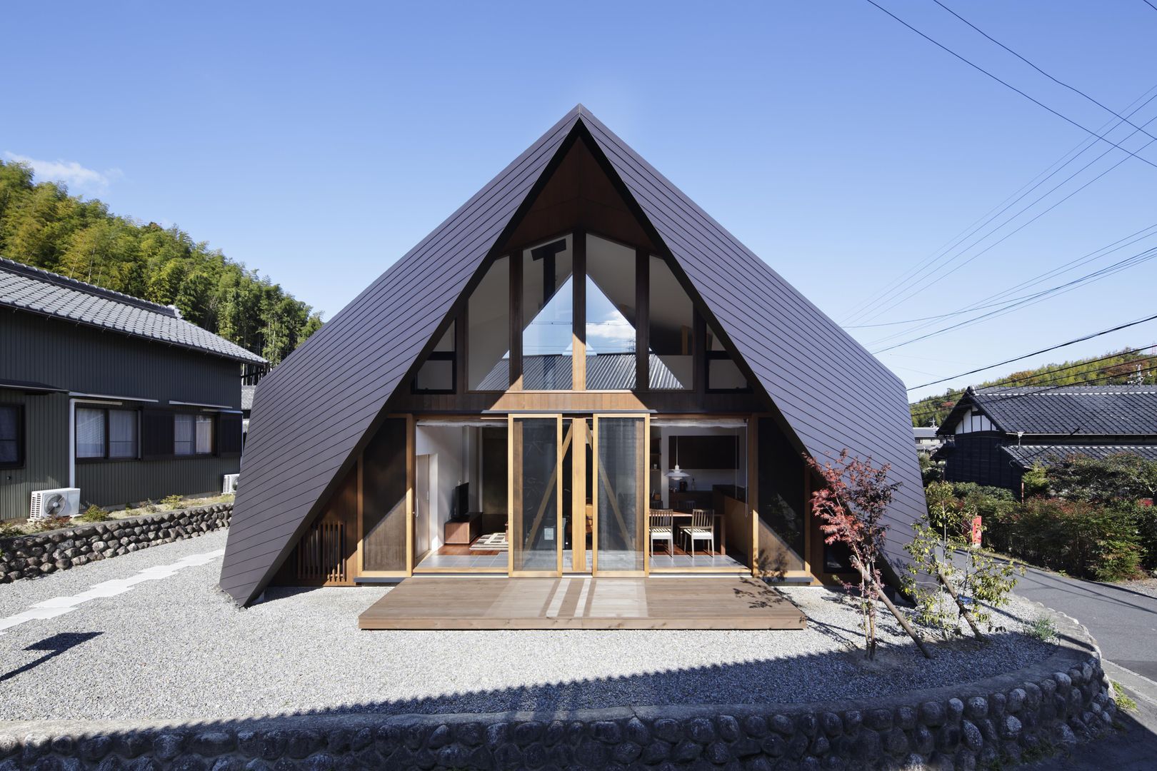 ORIGAMI, TSC Architects TSC Architects モダンデザインの リビング 工場,空,建物,窓,木,家,シェード,コテージ,住宅街,木