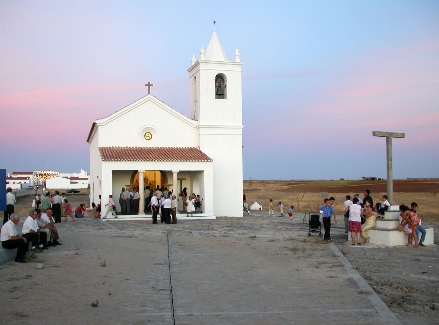 IGREJA DE NOSSA SENHORA DA LUZ (Reconstrução) (2003), pedro pacheco arquitectos pedro pacheco arquitectos