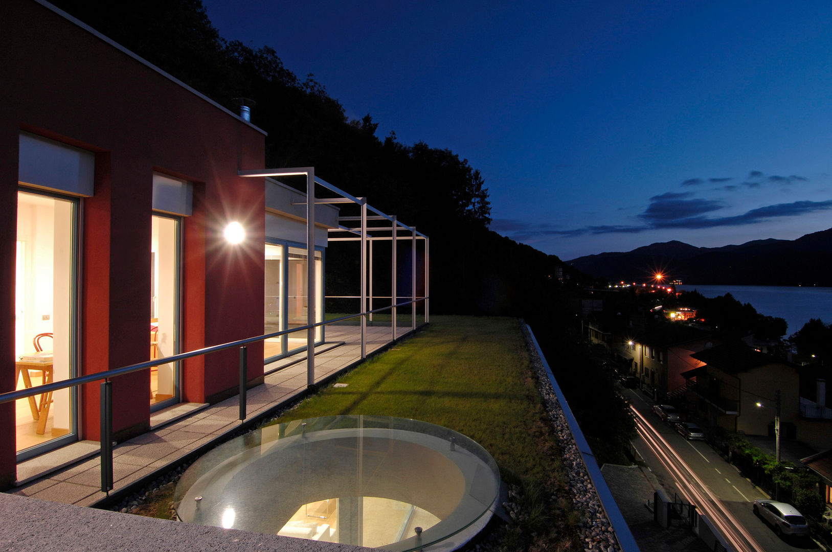 Villa sul Lago d'Orta, BIANCHETTIARCHITETTURA SA BIANCHETTIARCHITETTURA SA 모던스타일 주택