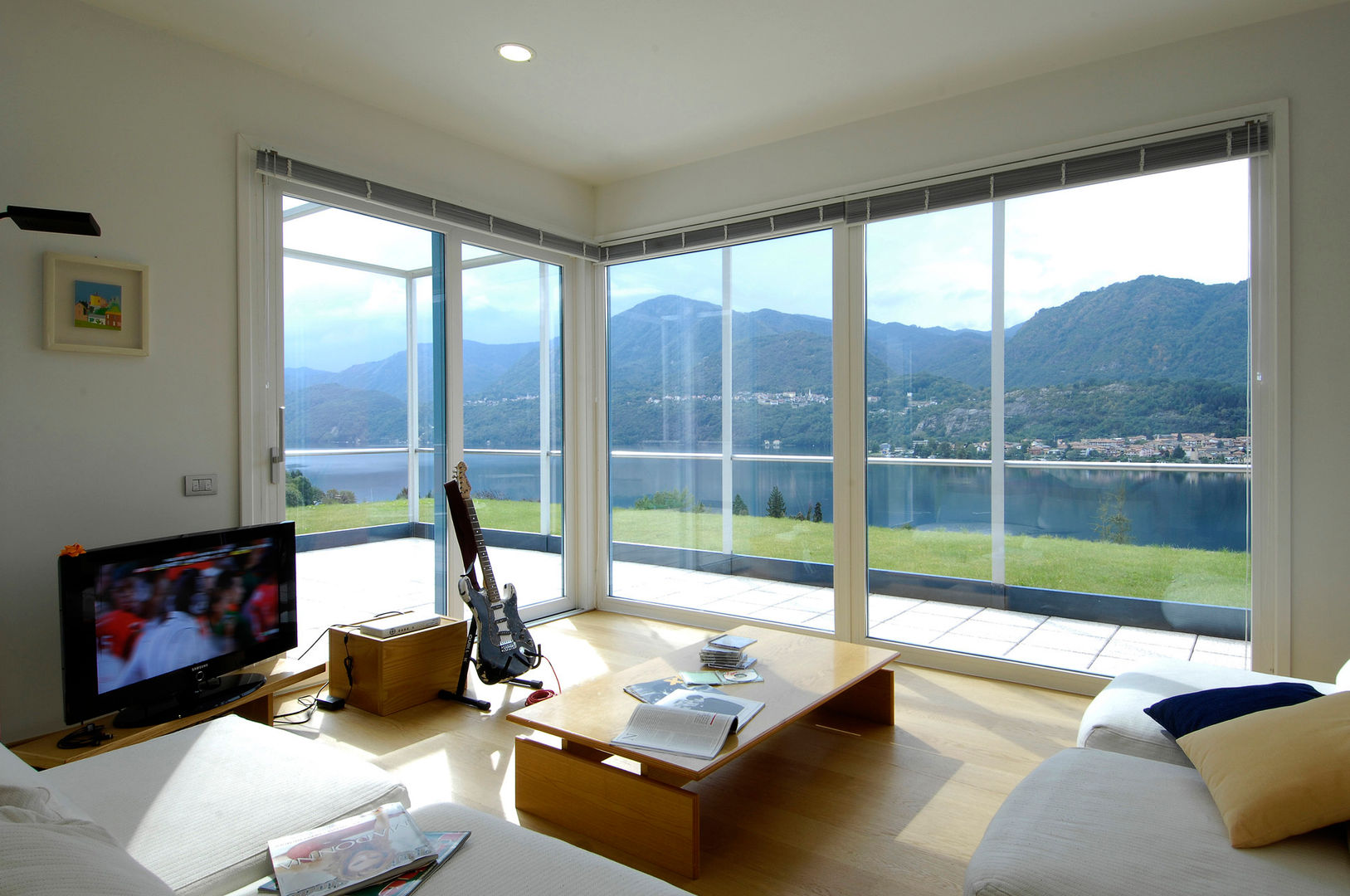 Villa sul Lago d'Orta, BIANCHETTIARCHITETTURA SA BIANCHETTIARCHITETTURA SA Modern houses