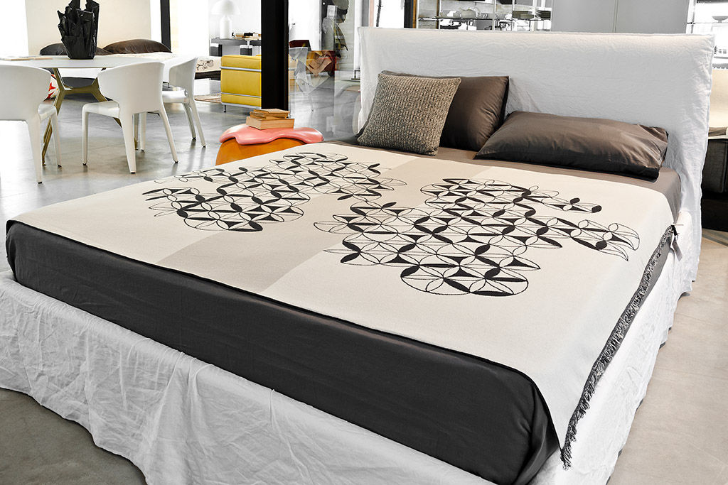 Talking about...blankets, roberta licini roberta licini Modern style bedroom Textiles