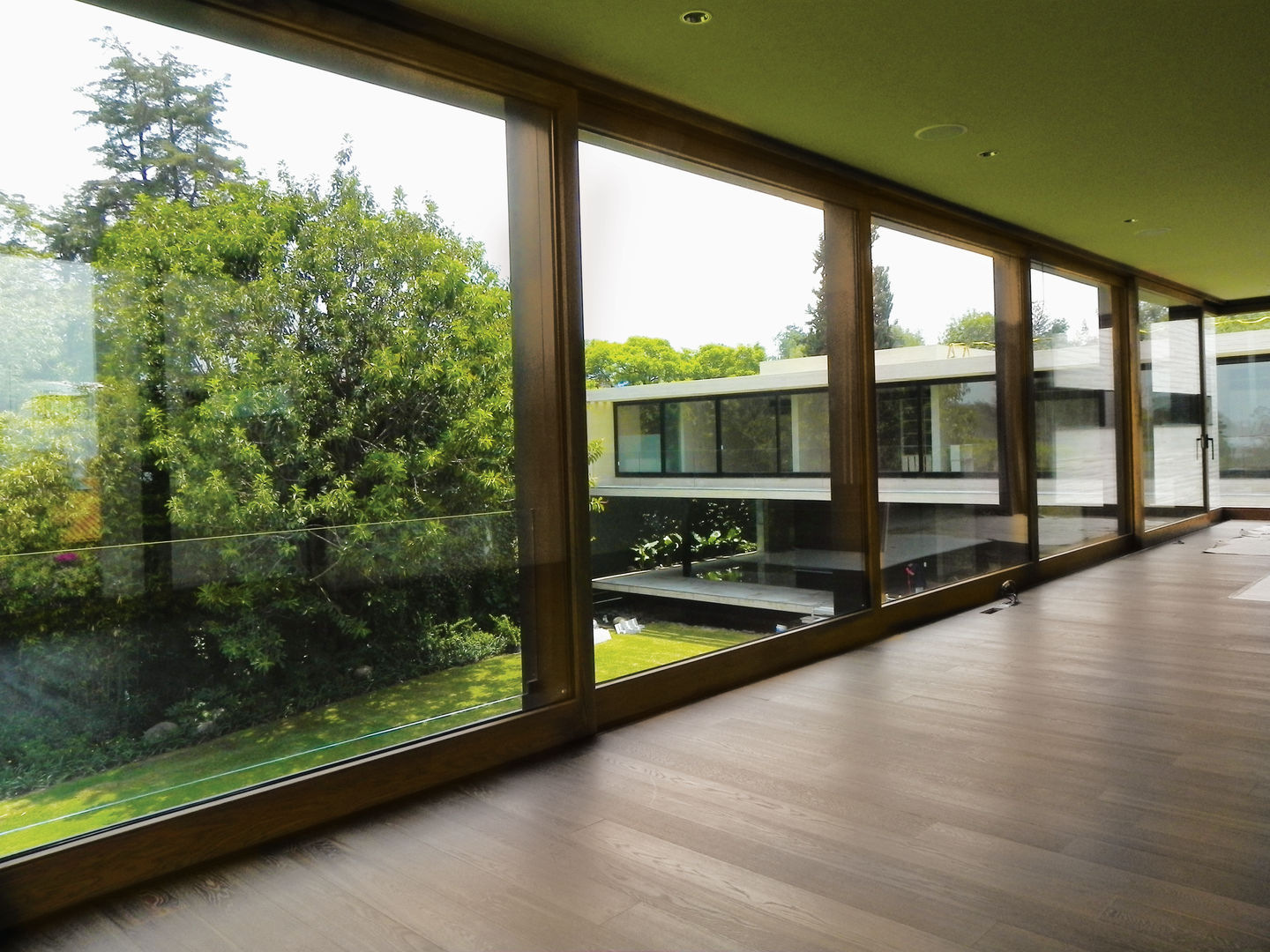 Diseños Elevables, Multivi Multivi Puertas y ventanas de estilo moderno