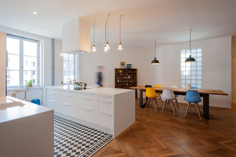 kitchen and dining room INpuls interior design & architecture 現代廚房設計點子、靈感&圖片