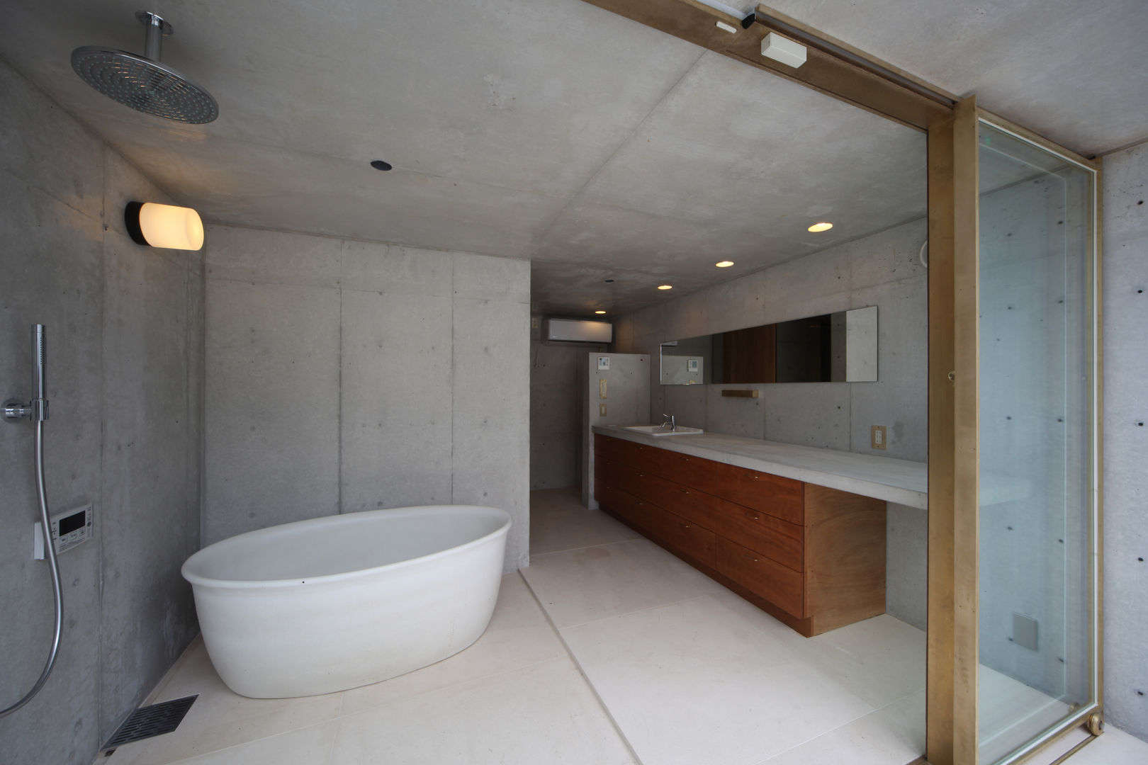 Minamiyama house, TOMOAKI UNO ARCHITECTS TOMOAKI UNO ARCHITECTS Casas de estilo minimalista