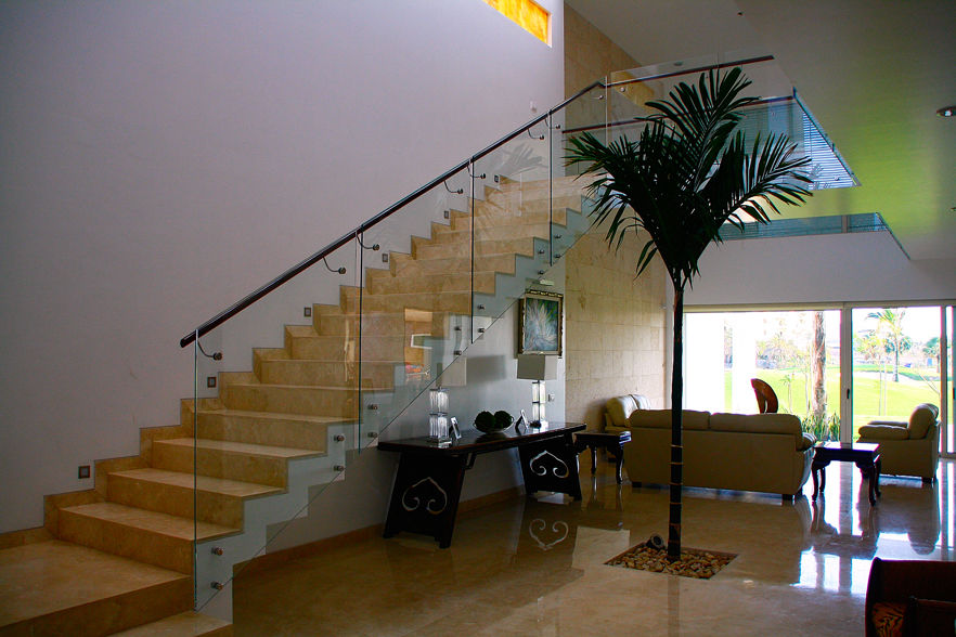 Casa Mazatlán homify Pasillos, vestíbulos y escaleras de estilo moderno
