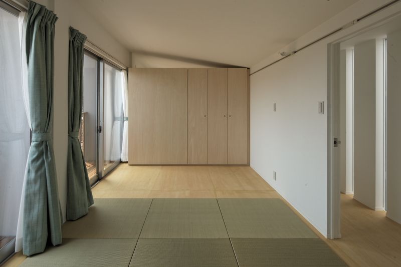 松原の黒い家, eu建築設計 eu建築設計 Modern style bedroom