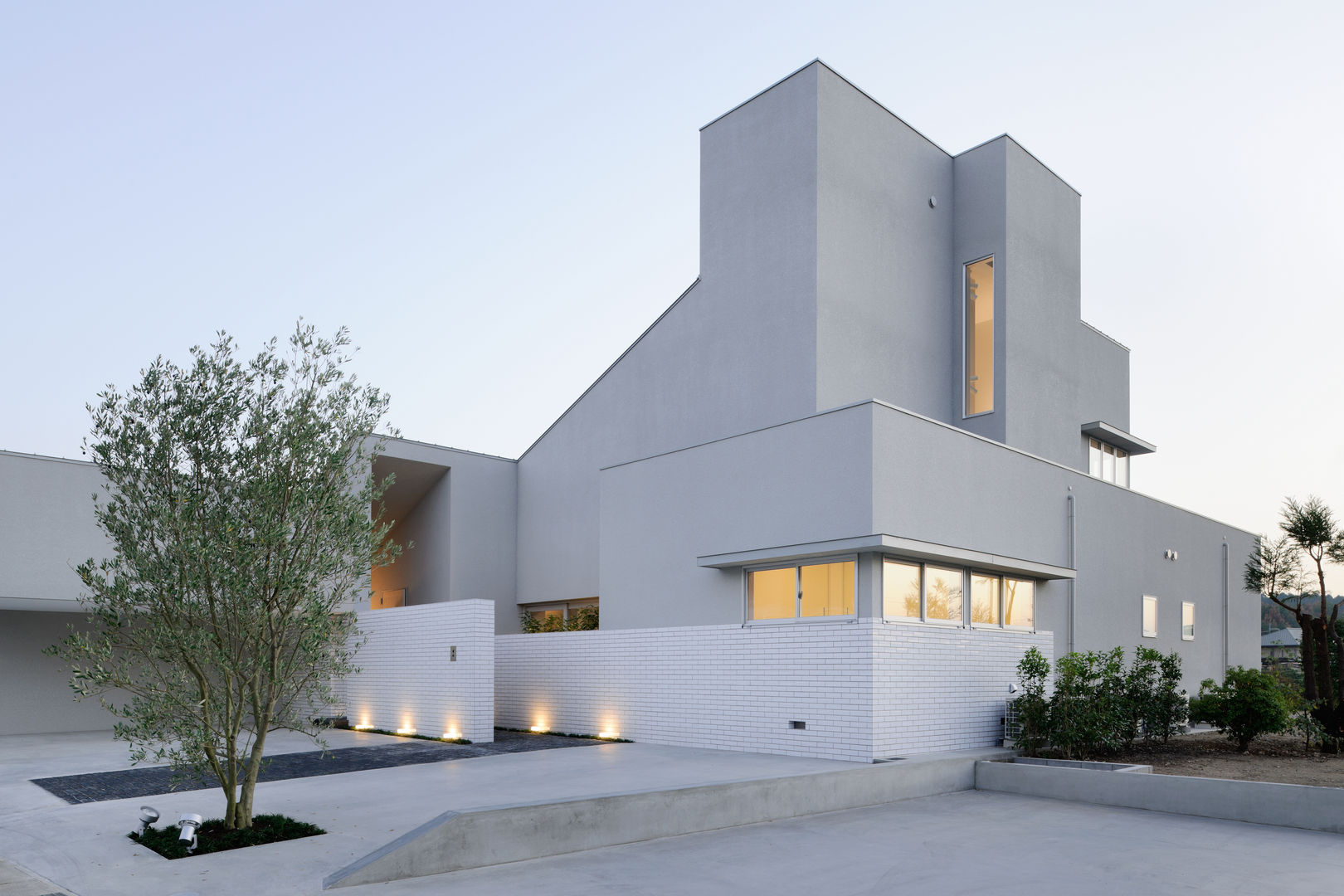 House of Representation, Form / Koichi Kimura Architects Form / Koichi Kimura Architects Casas de estilo moderno