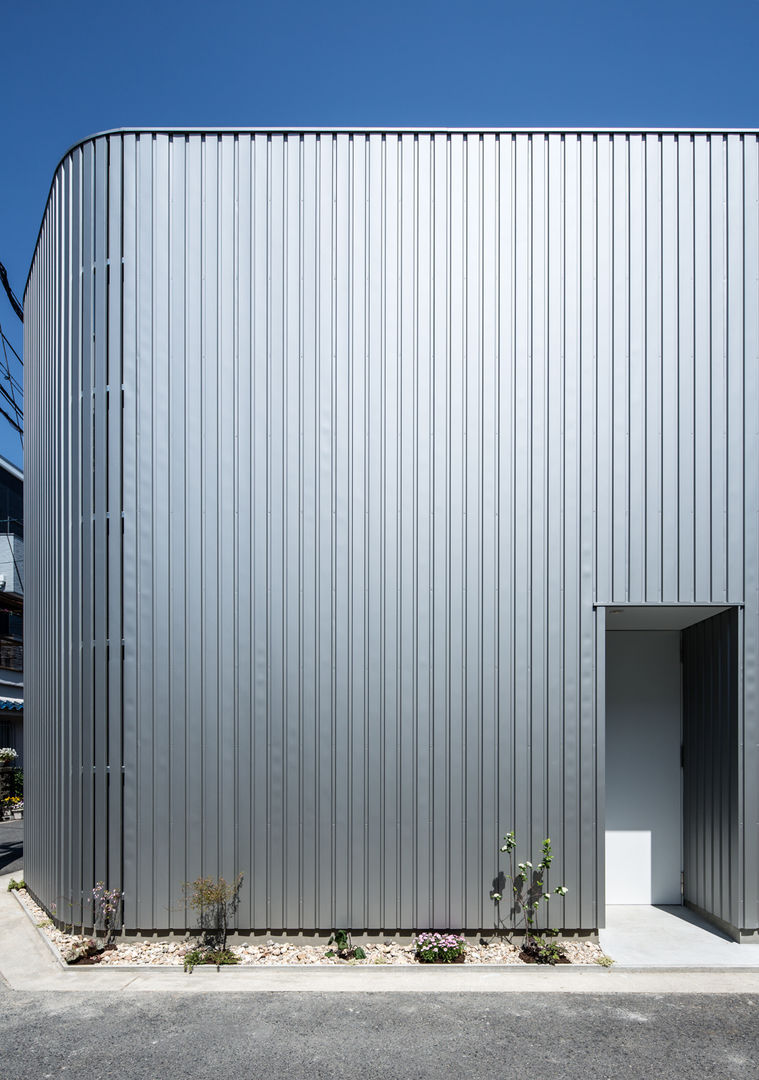 鳳の家 House in Otori, arbol arbol Casas de estilo moderno