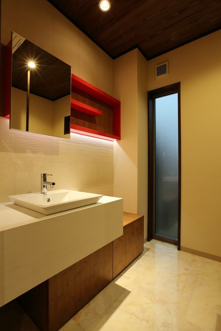 もてなしの家・和のエスプリを継ぐ家, やまぐち建築設計室 やまぐち建築設計室 Modern bathroom