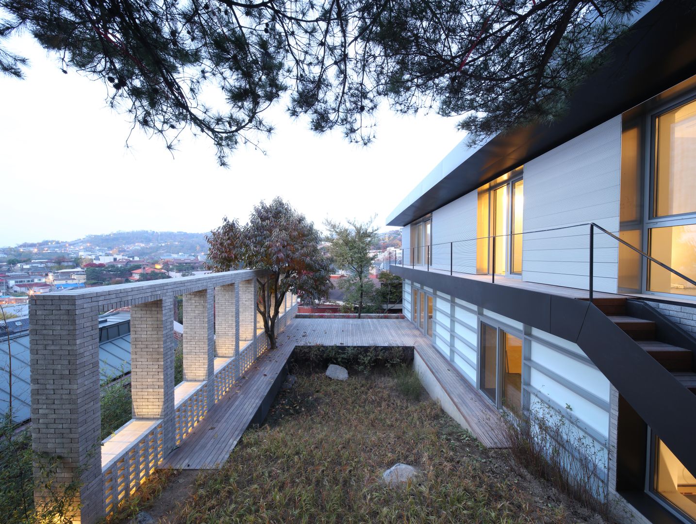 건우씨네 집수리(KUNWOO'S JIP-SOORI), 무회건축연구소 무회건축연구소 現代房屋設計點子、靈感 & 圖片