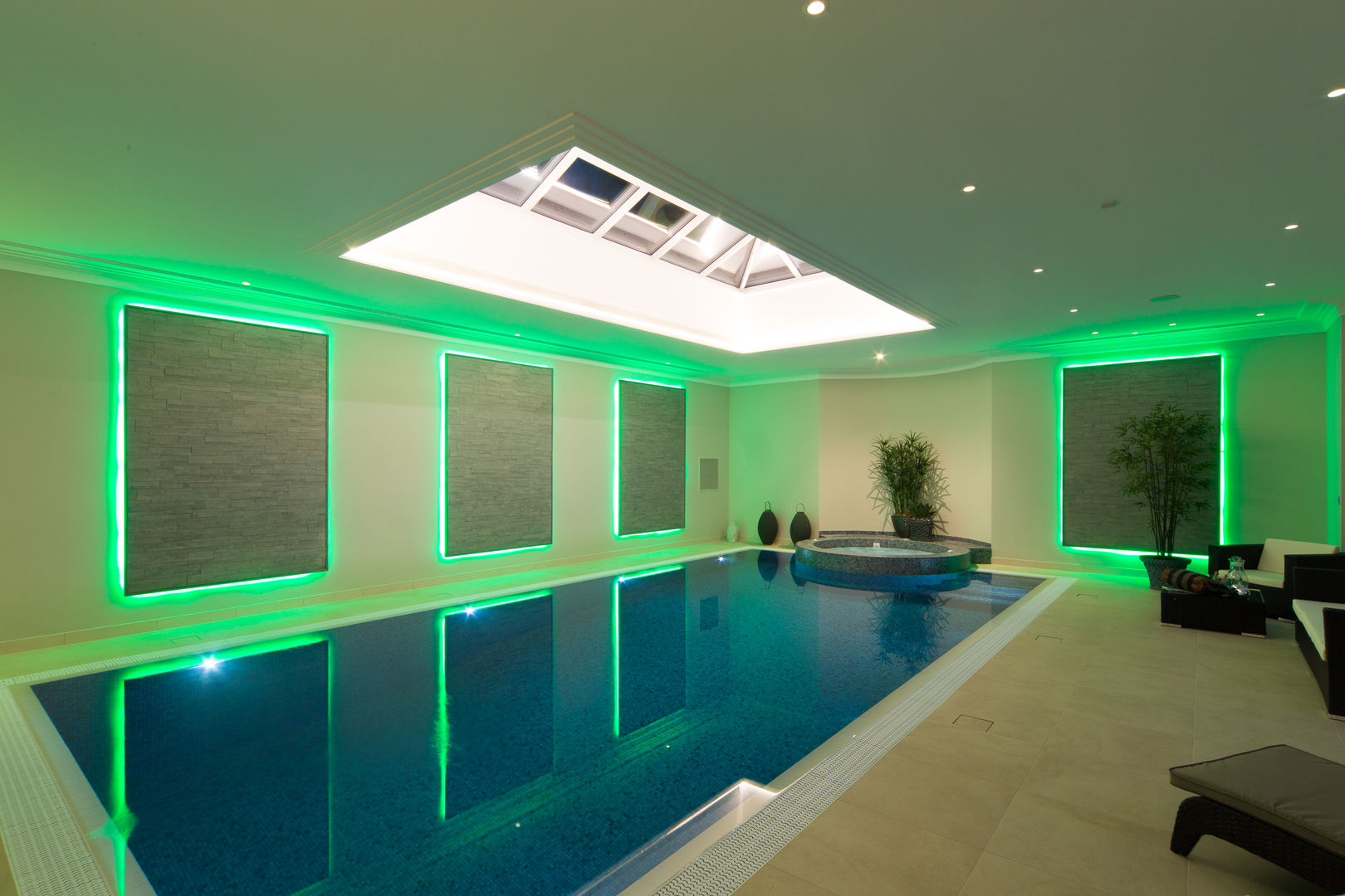 Swimming pool Flairlight Designs Ltd Басейн