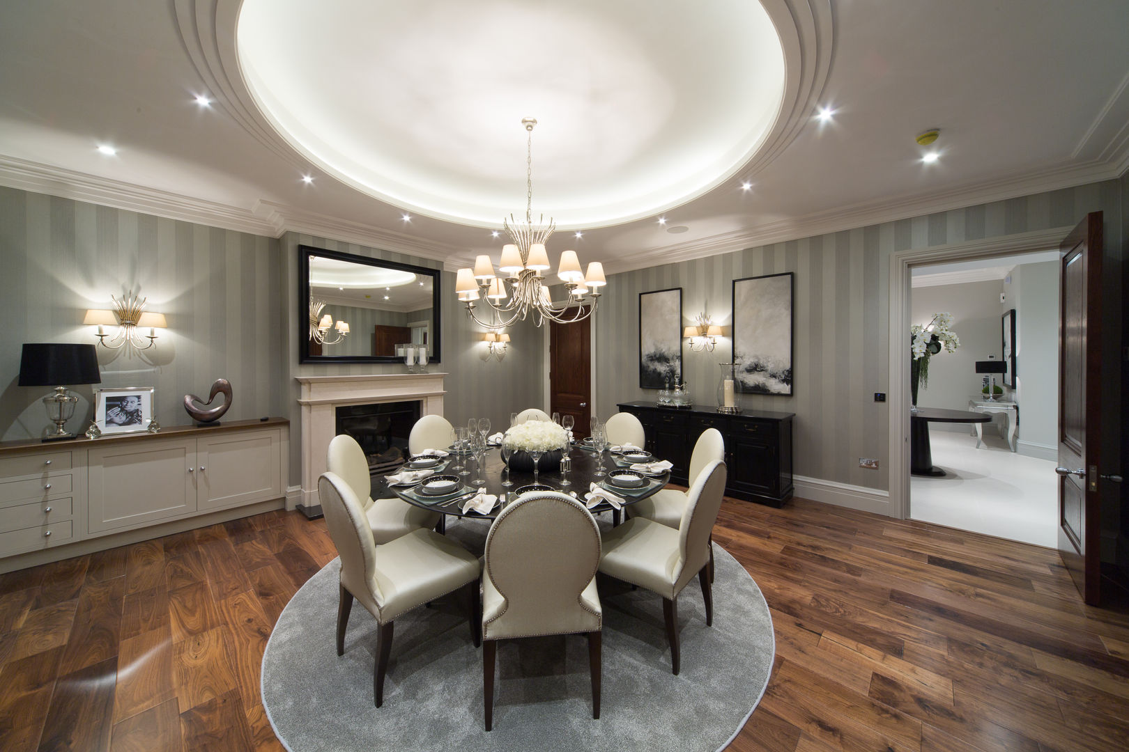 Flairlight Project 1 Oxshott, Tudor House, Flairlight Designs Ltd Flairlight Designs Ltd غرفة السفرة