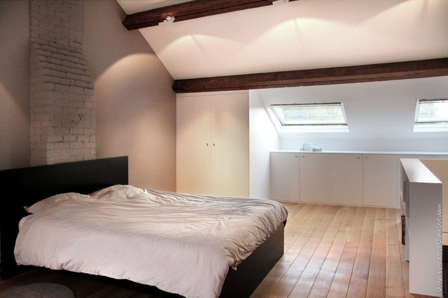 Un nouvel espace de 35m2 sous toiture, Olivier De Cubber - Architecture d'intérieur, design & décoration Olivier De Cubber - Architecture d'intérieur, design & décoration ห้องนอน ไฟห้องนอน