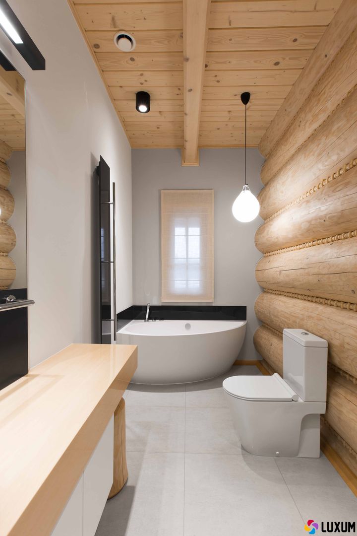 Modern bathtub Luxum Modern style bathrooms