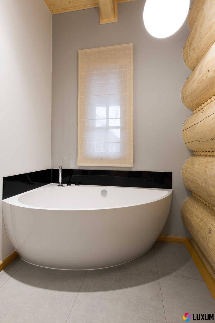 Modern bathtub Luxum Modern bathroom