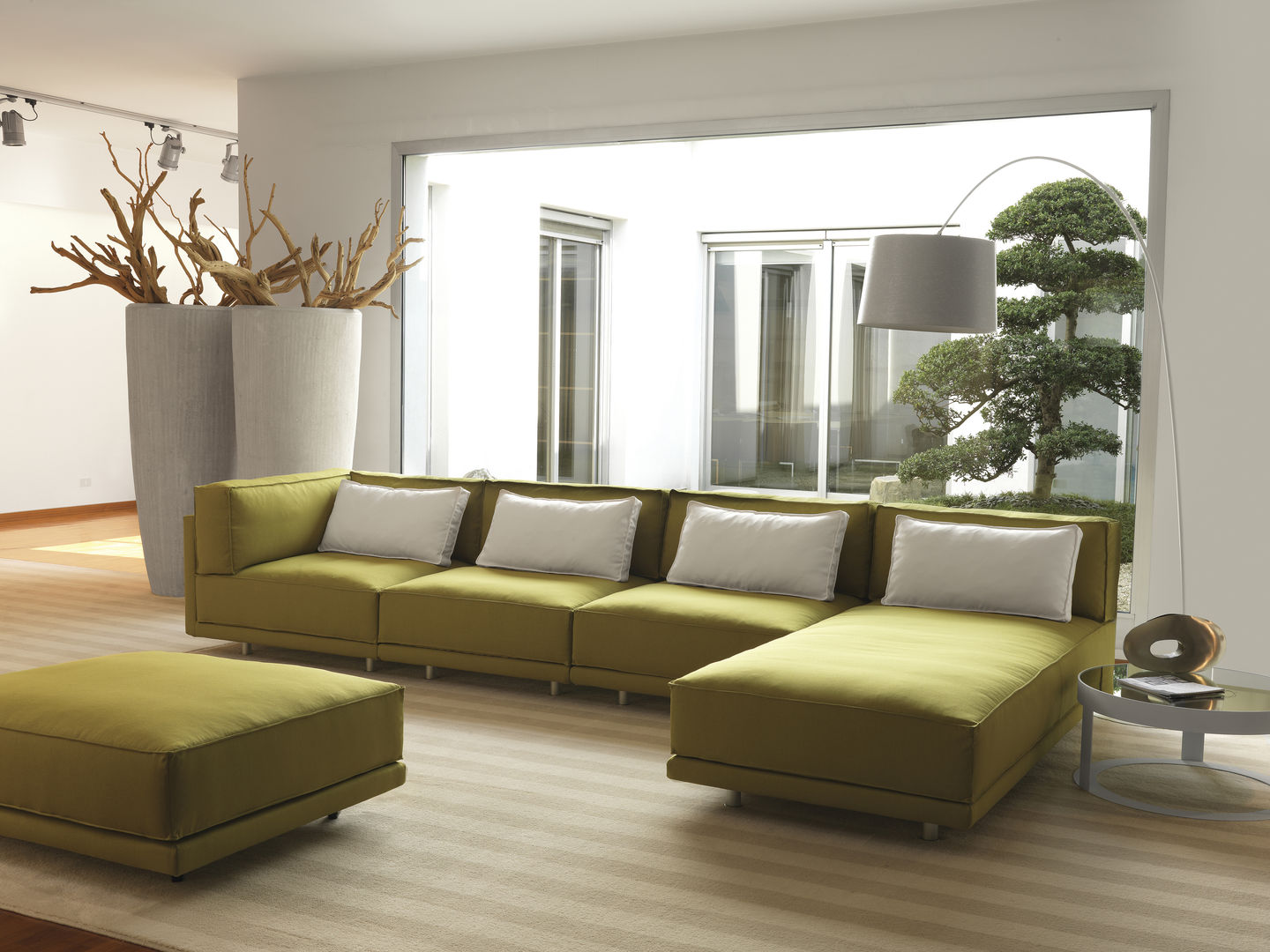 homify Living room Sofas & armchairs