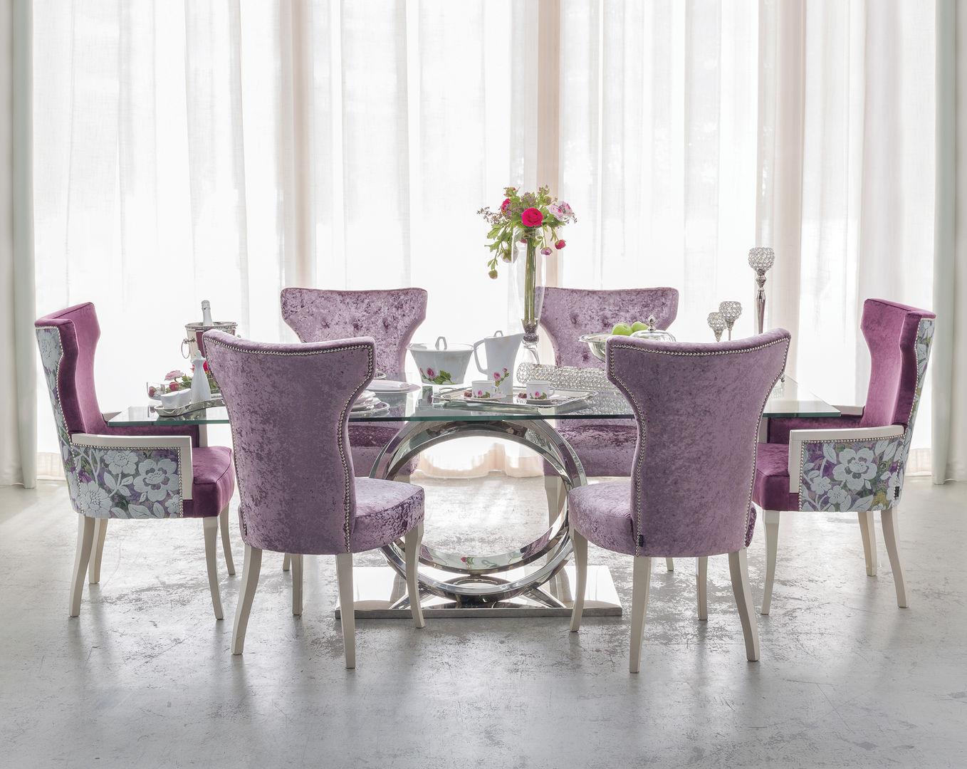 homify Dining room Tables