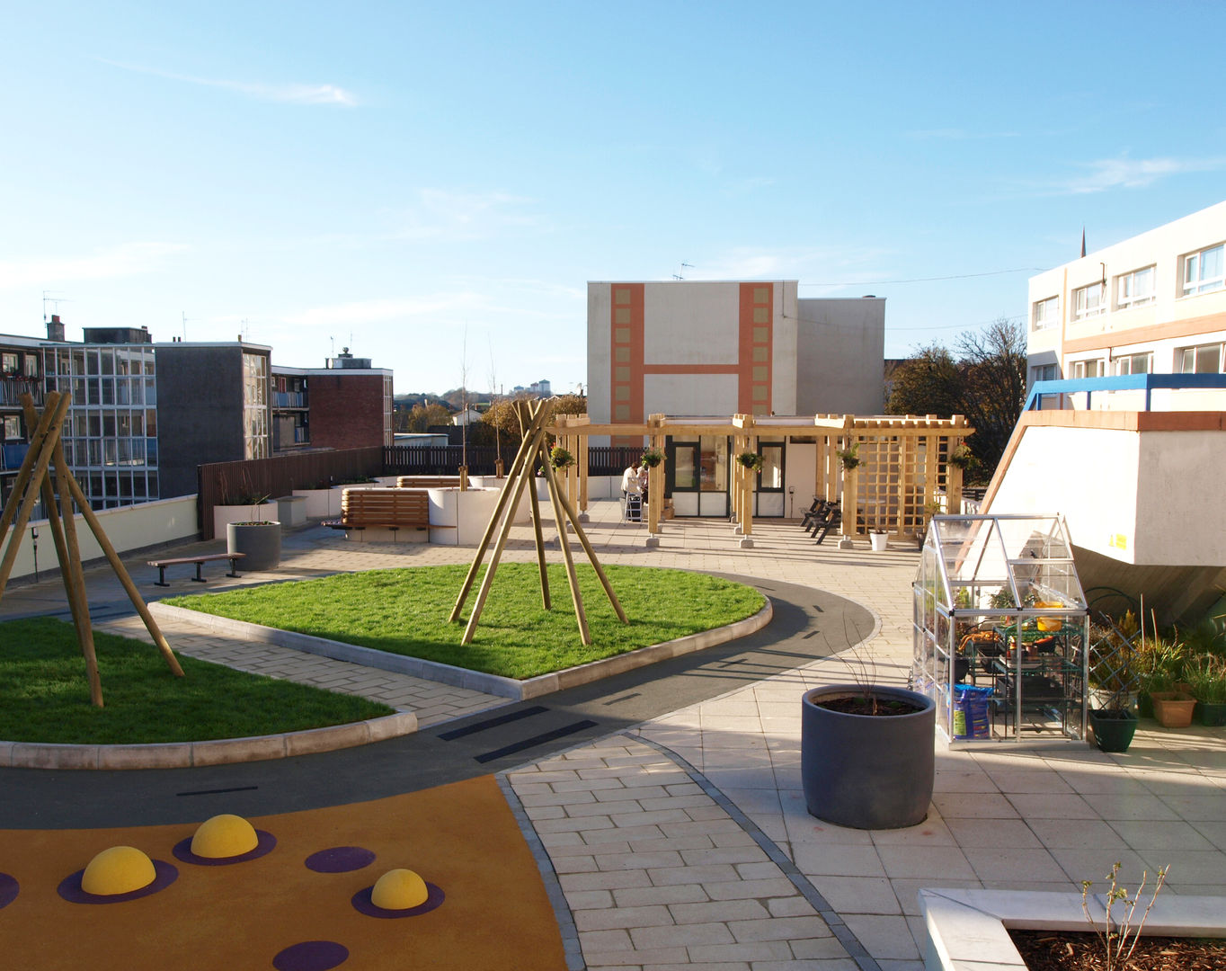 Overview of the roof garden Crayon Architecture & Design Jardines de estilo moderno