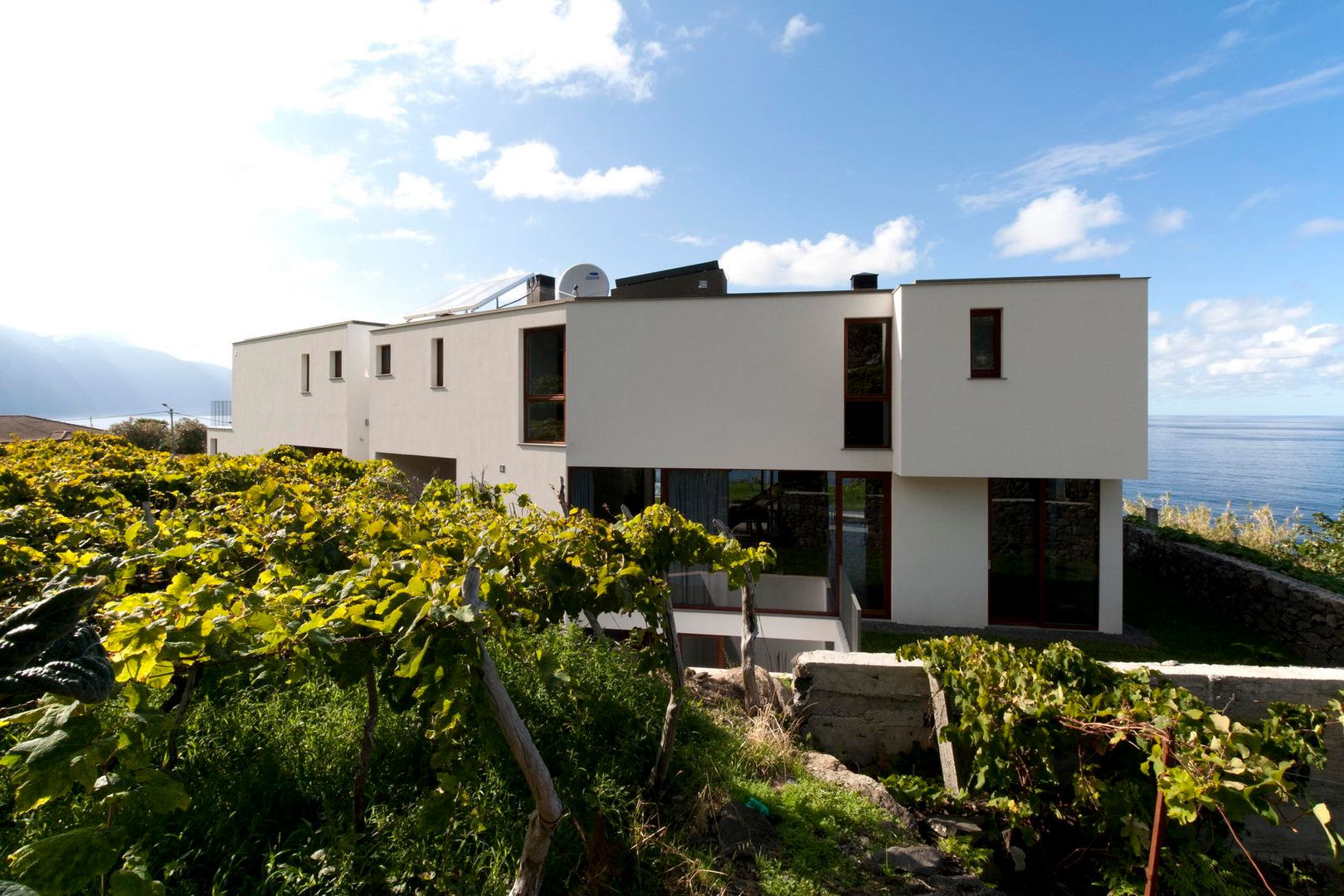 Private House with 2 Studios Casa do Miradouro, Mayer & Selders Arquitectura Mayer & Selders Arquitectura Modern houses