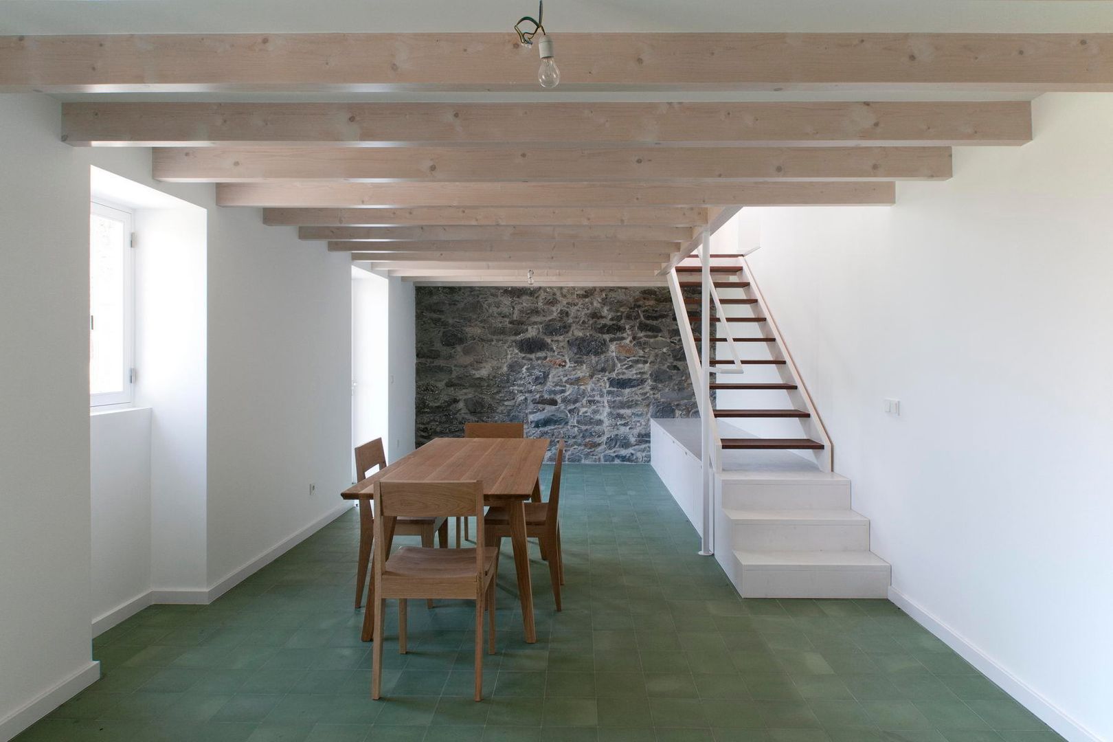 ​Renovação e ampliação Casa Corujeira, Mayer & Selders Arquitectura Mayer & Selders Arquitectura カントリーな 家