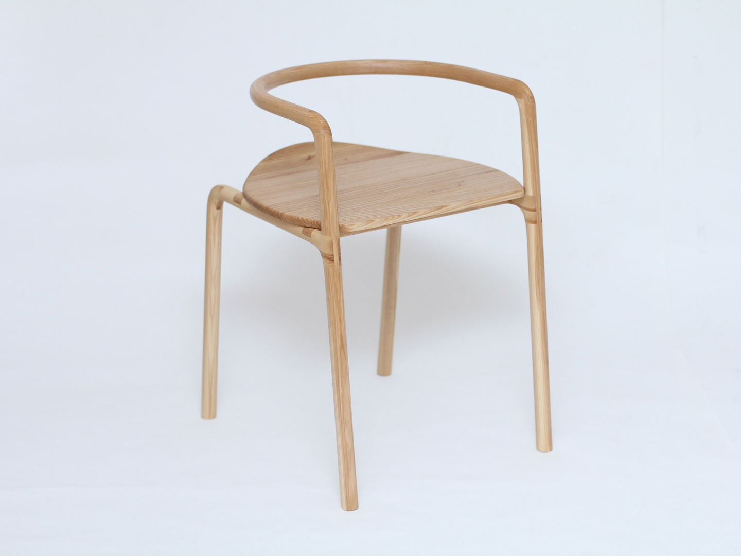 Chair Funambule, Loïc Bard Loïc Bard ミニマルデザインの キッチン テーブル＆椅子
