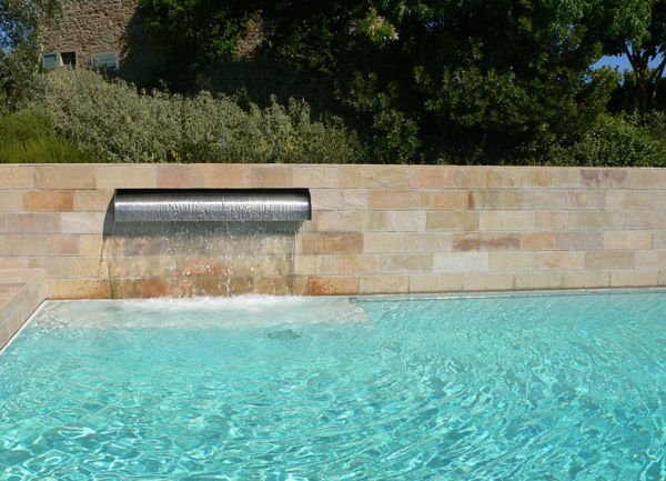 Una piscina su misura., Studio Chigiotti Studio Chigiotti Piscinas modernas