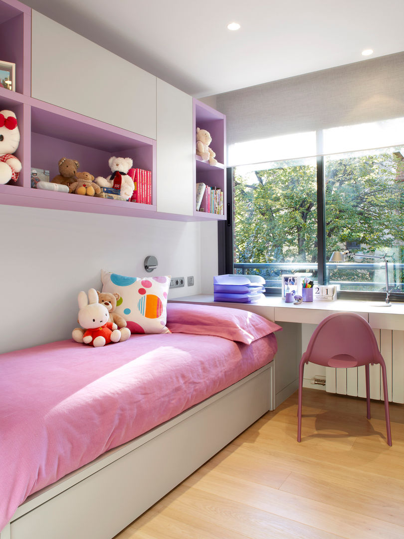 homify Modern nursery/kids room