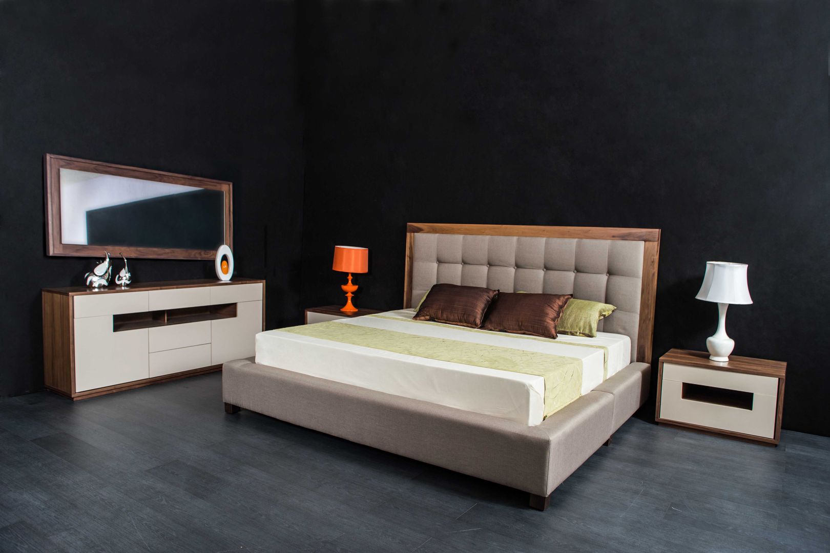 Nuestras lineas de Nogal, Consorcio del Toro Consorcio del Toro Modern style bedroom Beds & headboards