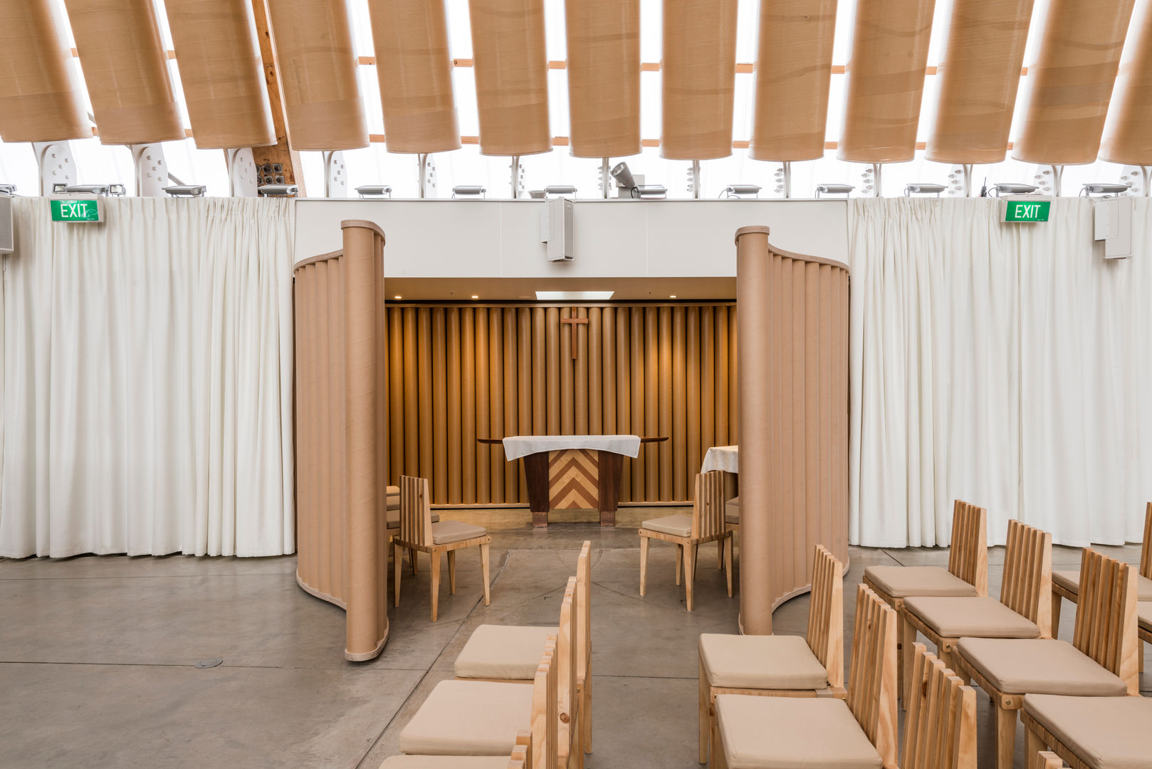 ​Cardboard Cathedral, 坂茂建築設計 (Shigeru Ban Architects) 坂茂建築設計 (Shigeru Ban Architects) Proyectos comerciales