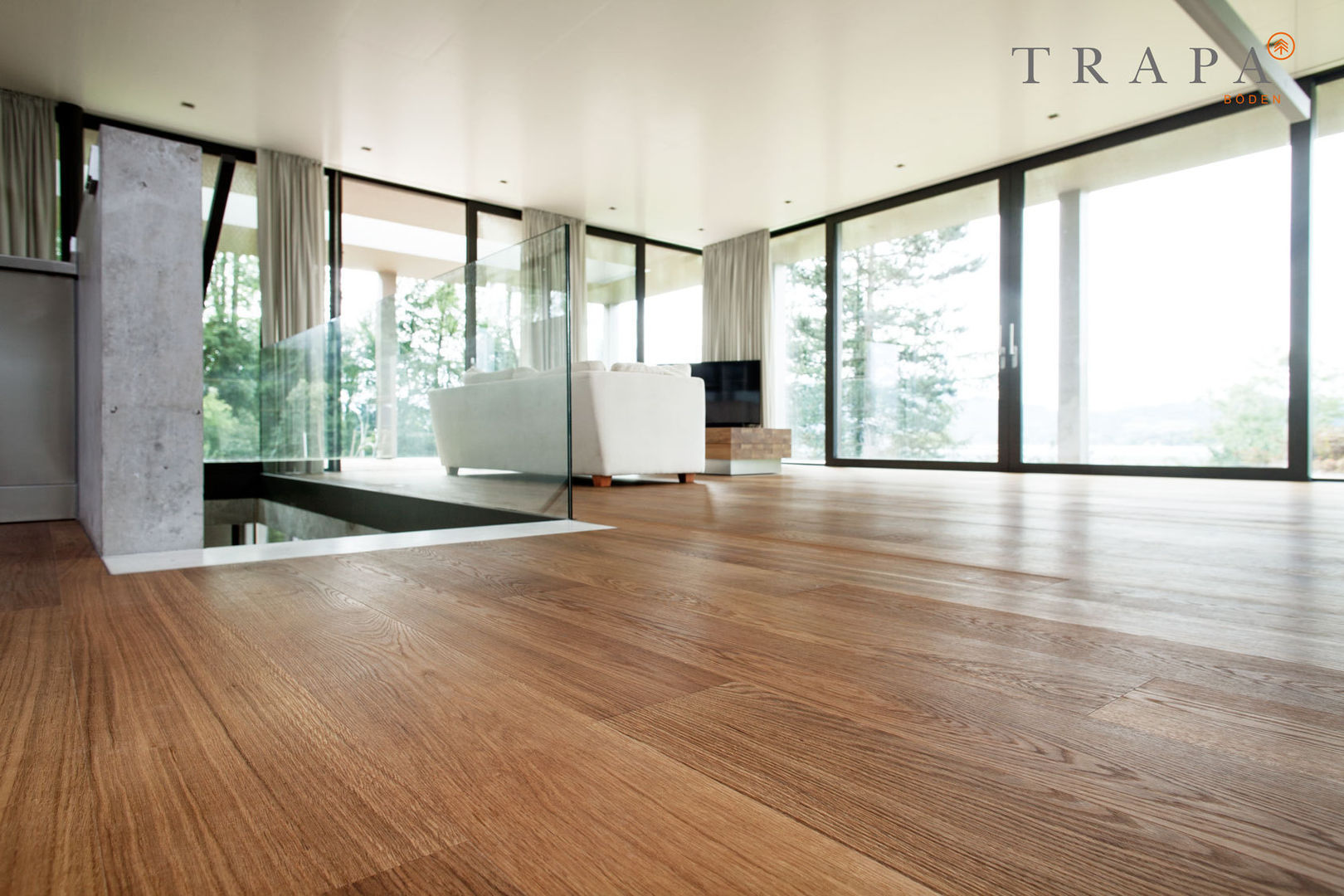 TRAPA bog-look oak meets béton brut, TRAPA Böden GmbH TRAPA Böden GmbH جدران Wall & floor coverings