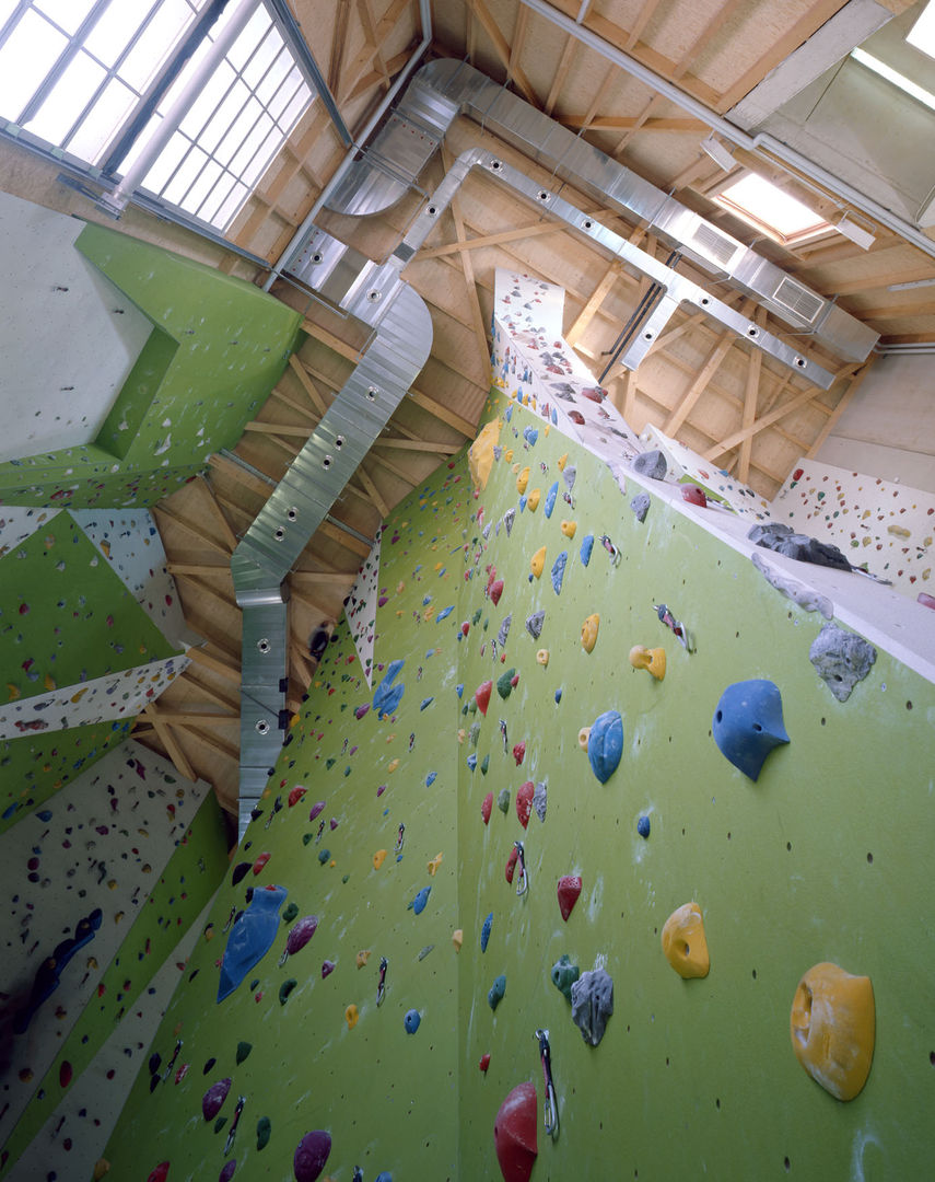 Kletterhalle Rosenheim, FinsterwalderArchitekten FinsterwalderArchitekten Nowoczesna siłownia