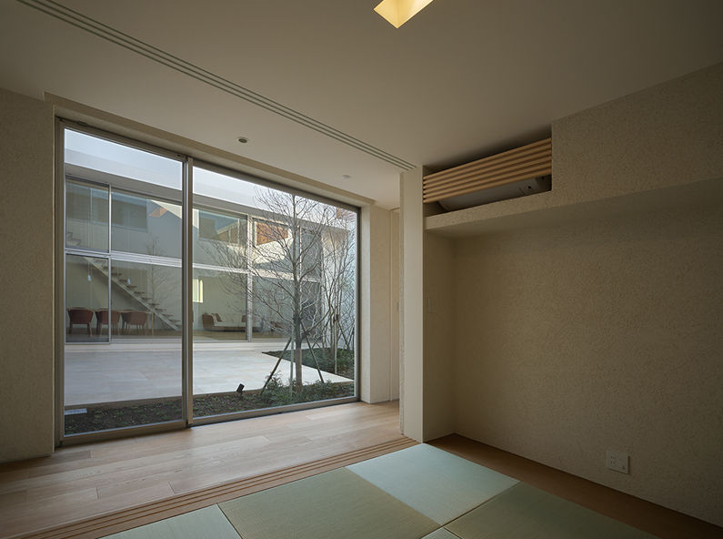 Lucent Court House, Atelier Square Atelier Square Modern style bedroom