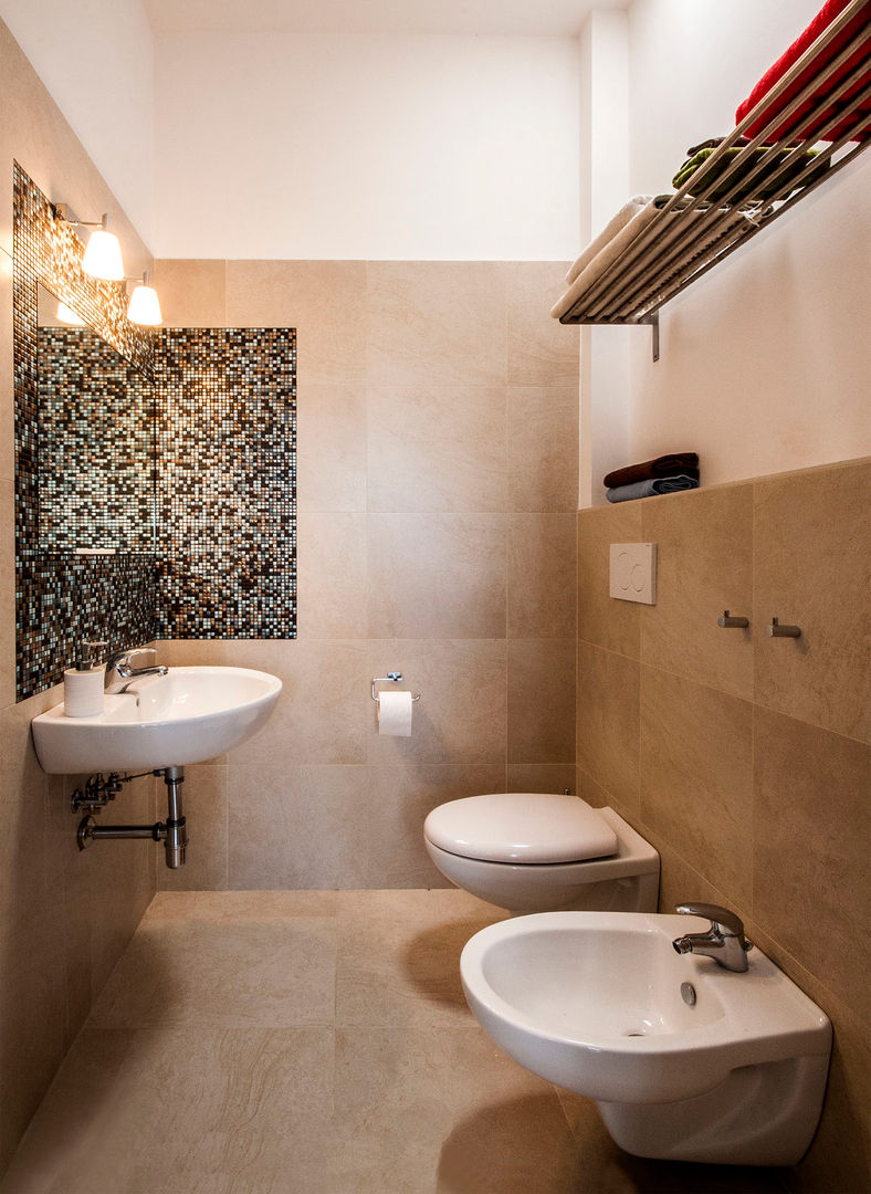 casa per vacanze, francesco marella architetto francesco marella architetto Mediterranean style bathrooms