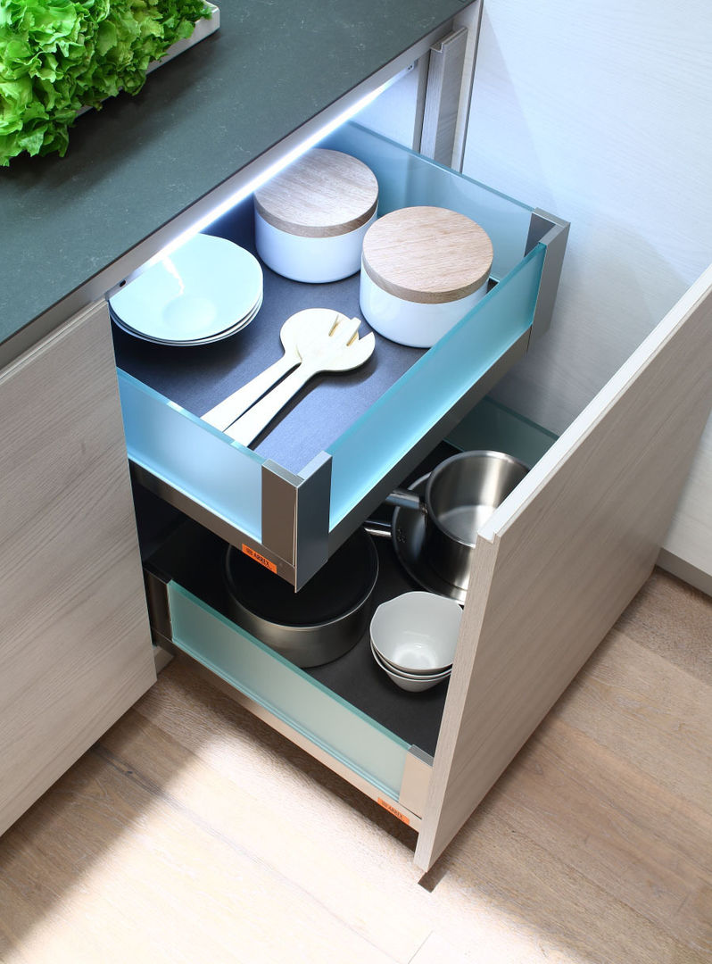 MANGO, GUSTO E MODERNITA’, ARREX LE CUCINE ARREX LE CUCINE Kitchen Storage