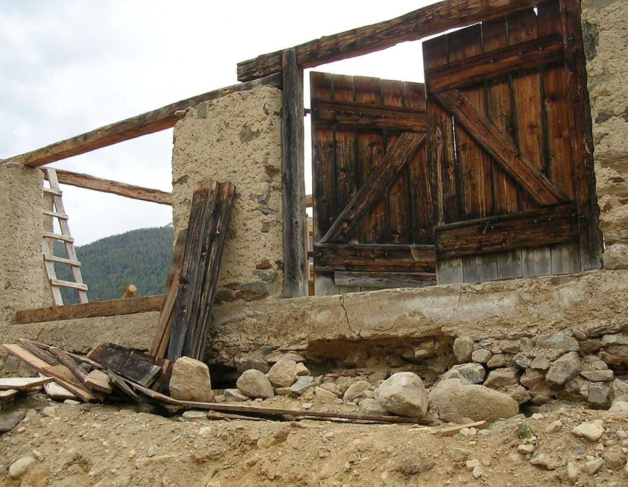 RISTRUTTURAZIONE EDIFICIO RURALE, zanella architettura zanella architettura Casas de estilo rústico