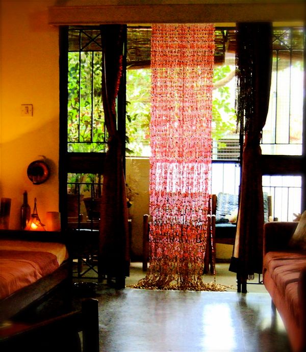 Pomegranate Purple-Red Gold Bead Curtain, Memories of a Butterfly: Bead Curtains & Room Dividers Memories of a Butterfly: Bead Curtains & Room Dividers Salas de estar rústicas Acessórios e Decoração