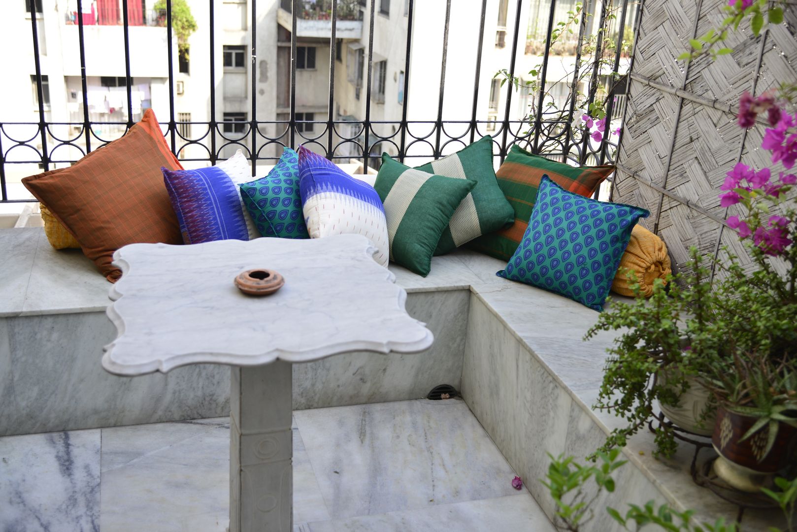 Sit Outs TUNI Interiors Pvt. Ltd. Patios & Decks Accessories & decoration