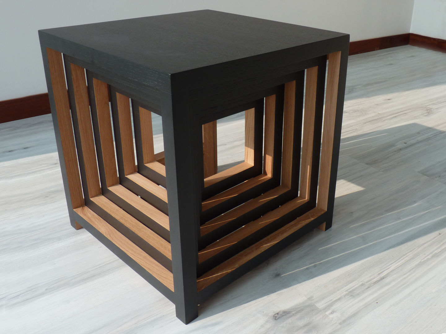 DIRI - tables gigognes, Mathieu Le Guern Mathieu Le Guern ห้องนั่งเล่น โต๊ะกลางและโซฟา