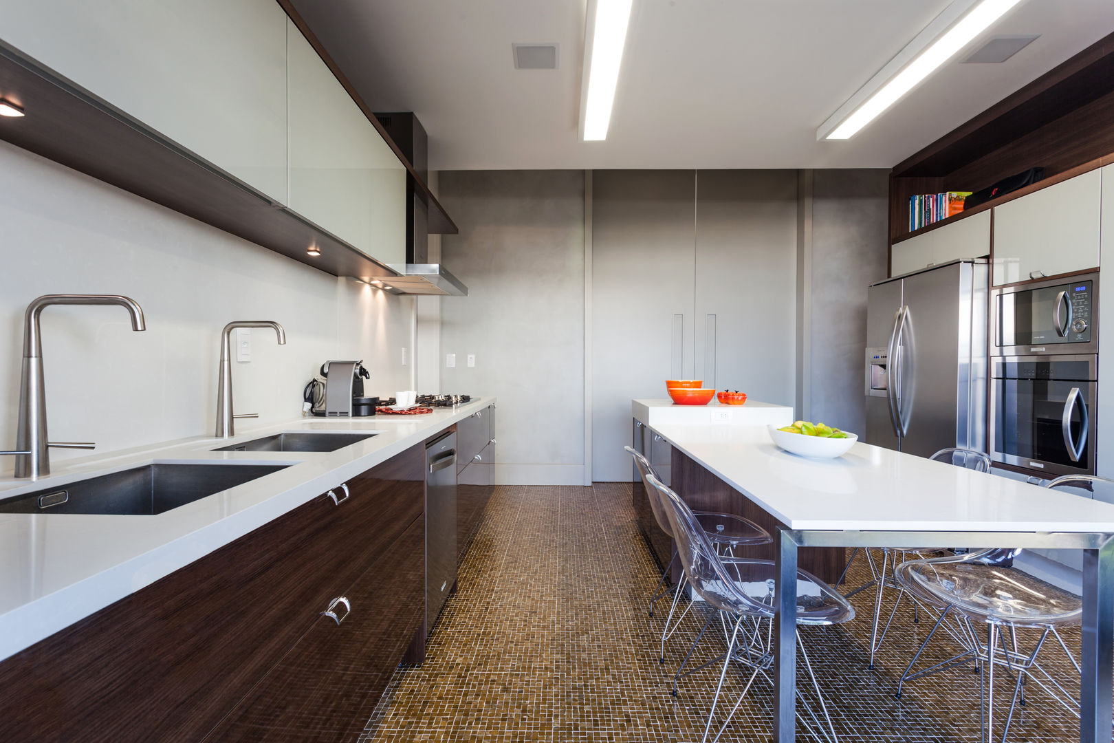 Residência Premiê, MarchettiBonetti+ MarchettiBonetti+ Modern living