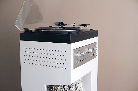 Meuble platine vinyle, Guillaume Bouvet Guillaume Bouvet ห้องนั่งเล่น ชั้นวางทีวีและตู้วางทีวี