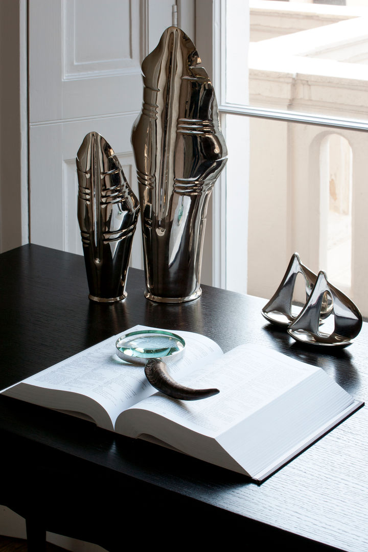 Styling Roselind Wilson Design Modern style bedroom accessories,modern,book,ionterior design