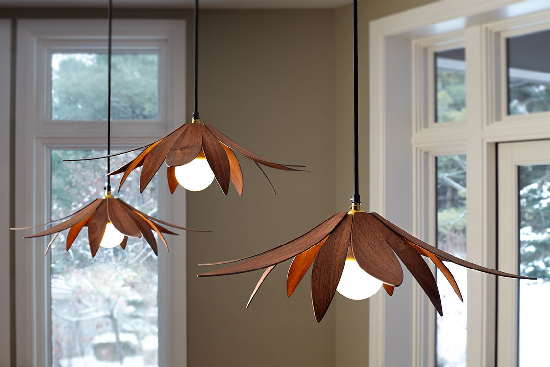 Lotus Pendant Light, MacMaster Design MacMaster Design غرفة المعيشة إضاءة