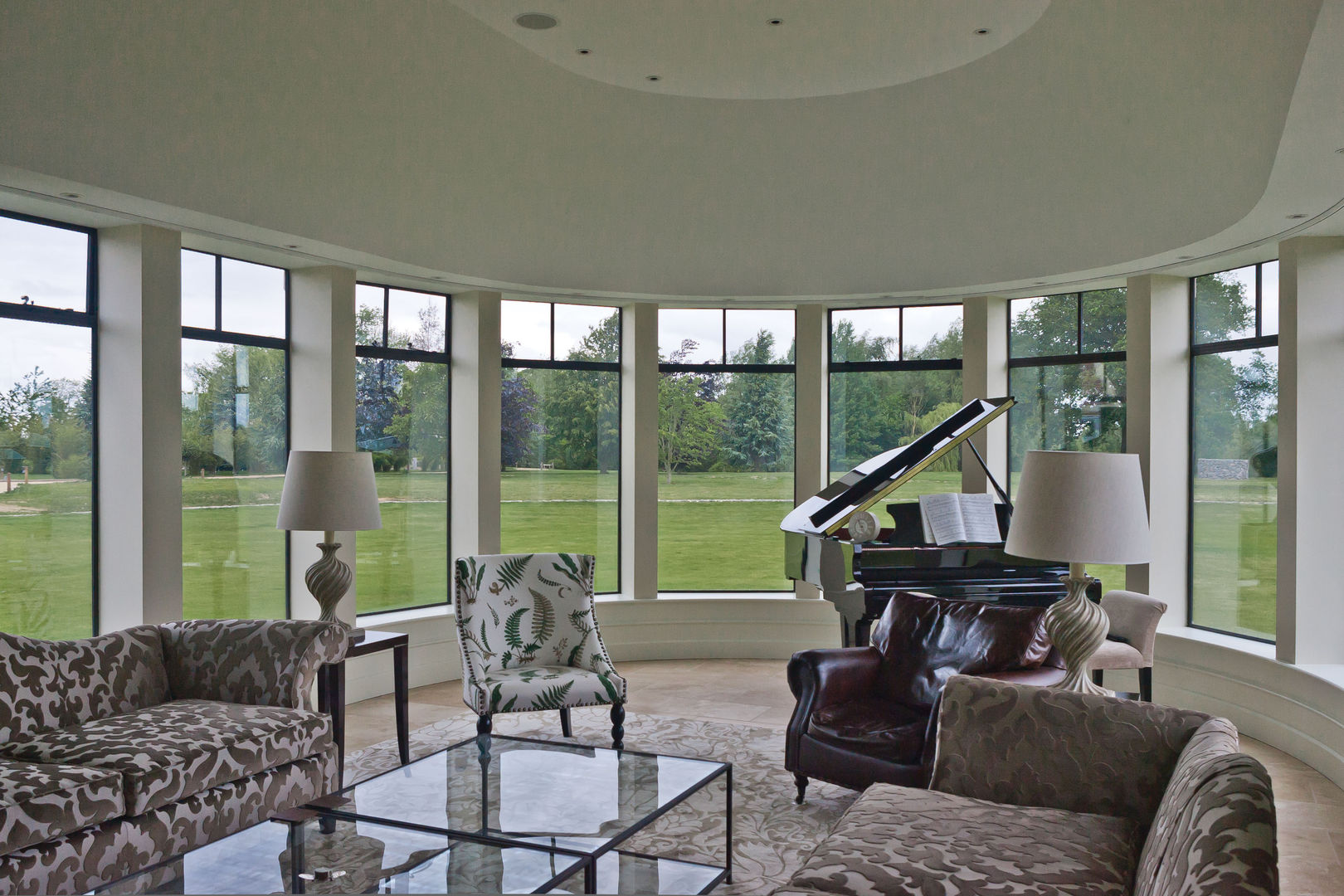 Advanced Bronze Casements in Curved Music Room homify Modern Windows and Doors Metal Windows