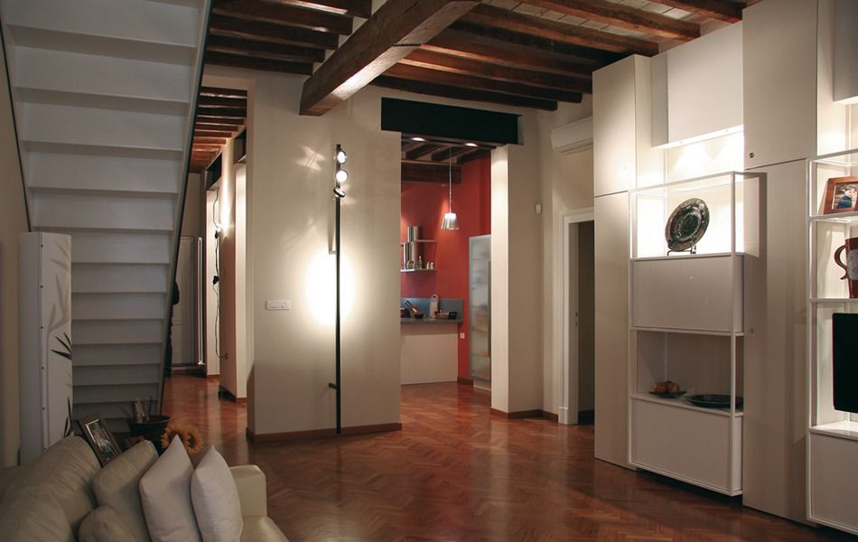 Casa Vecchi, Pier Maria Giordani Architetto Pier Maria Giordani Architetto Salones modernos