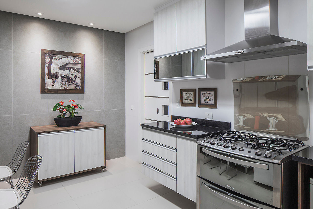 Cozinha integrada, Lúcia Vale Arquitetura e Interiores Lúcia Vale Arquitetura e Interiores مطبخ