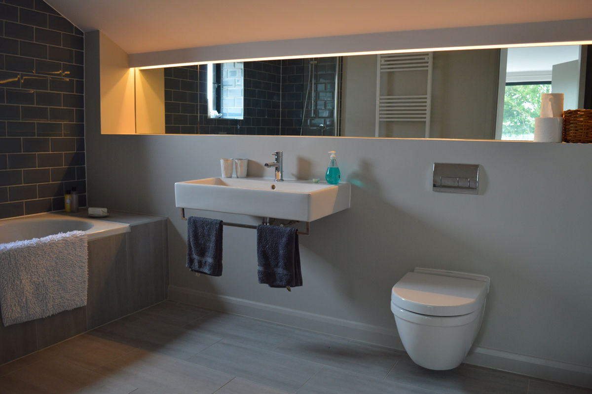 сучасний by ArchitectureLIVE, Сучасний Family bathroom,wall-hung toilet,wall-hung sink,metro-style tiles,LED Lighting,bathroom mirror,mirrored wall